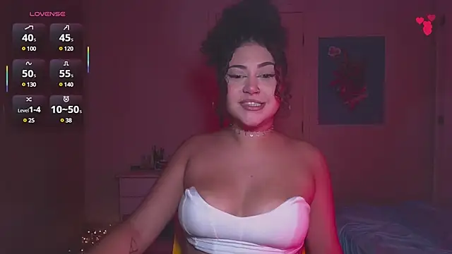 Snapshot of ann4montez_ chatting on 02.14.25 ann4montez  online show from 02.14.25