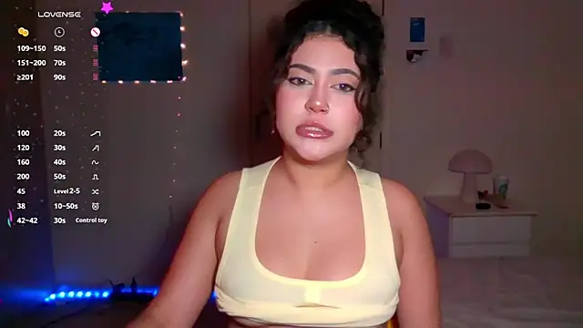 Snapshot of ann4montez_ chatting on 09.18.25 ann4montez  online show from 09.18.25