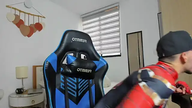 mateoleonee online show from 10.13.25