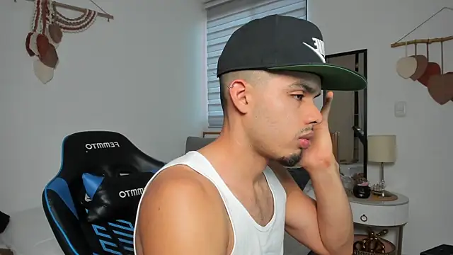 mateoleonee online show from 03.04.26