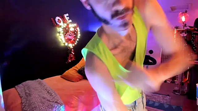 Snapshot of leatherz69 chatting on 03.08.25 leatherz69 online show from 03.08.25