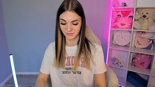 Hellen Moore online show from 12.18.24