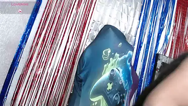 Snapshot of SweetAlmaa chatting on 10.26.25 SweetAlmaa online show from 10.26.25