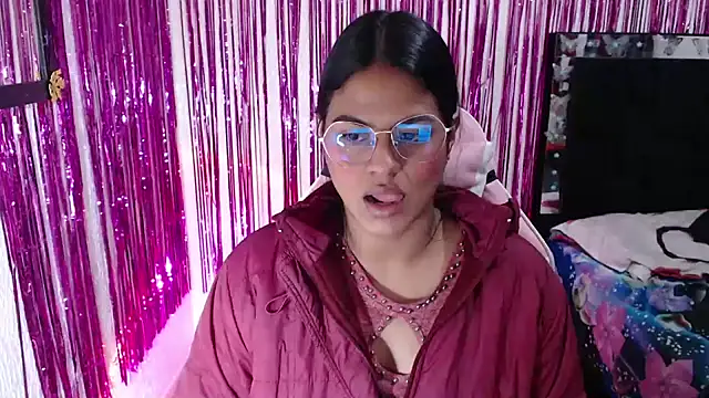 SweetAlmaa online show from 04.27.26