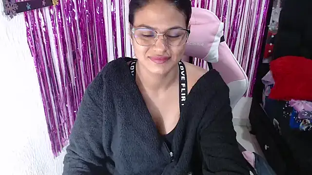 Snapshot of SweetAlmaa chatting on 06.11.26 SweetAlmaa online show from 06.11.26