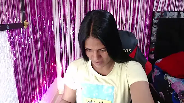 SweetAlmaa online show from 06.25.26