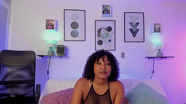 Snapshot of ohrianagibson chatting on 12.02.24 ohrianagibson online show from 12.02.24