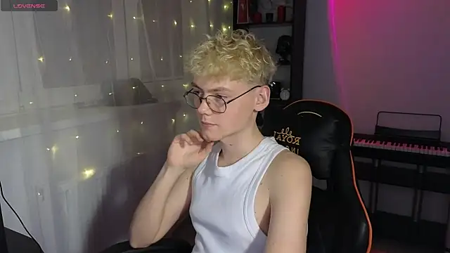 Keytaro online show from 03.22.25