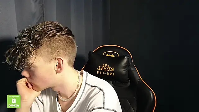 Snapshot of Keytaro chatting on 01.11.26 Keytaro online show from 01.11.26