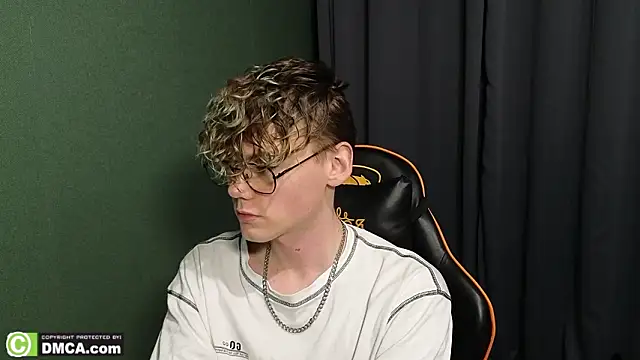 Snapshot of Keytaro chatting on 02.20.26 Keytaro online show from 02.20.26