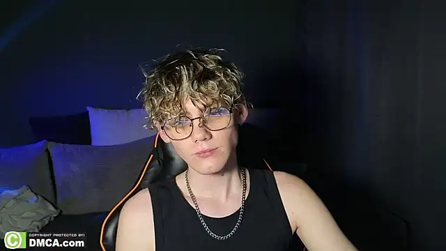 Snapshot of Keytaro chatting on 03.10.26 Keytaro online show from 03.10.26