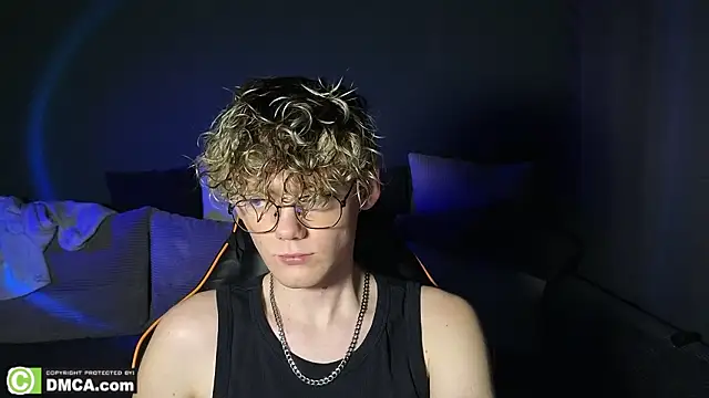 Snapshot of Keytaro chatting on 03.11.26 Keytaro online show from 03.11.26