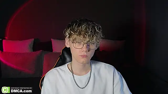 Snapshot of Keytaro chatting on 03.14.26 Keytaro online show from 03.14.26