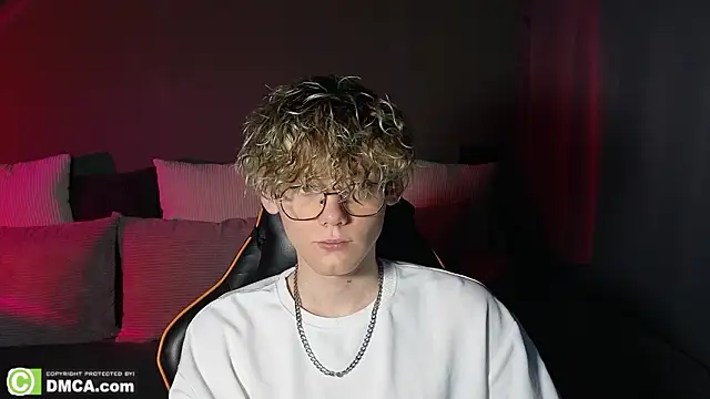 Snapshot of Keytaro chatting on 03.14.26 Keytaro online show from 03.14.26