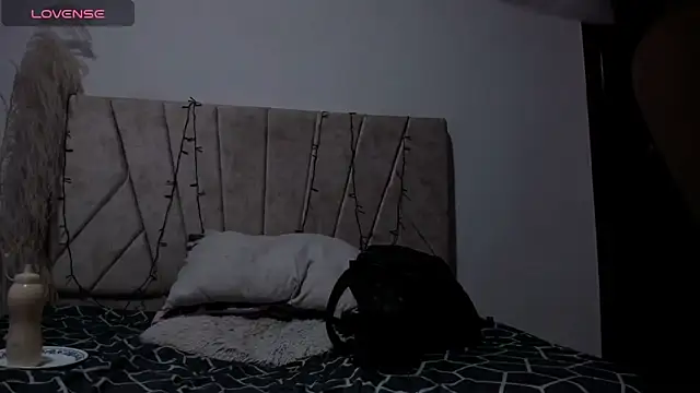 Snapshot of Kaela18 chatting on 12.18.24 Kaela18 online show from 12.18.24