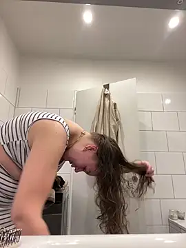 Snapshot of Fancy-Francy chatting on 02.13.25 Fancy-Francy online show from 02.13.25