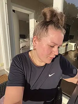 Snapshot of Fancy-Francy chatting on 03.06.25 Fancy-Francy online show from 03.06.25