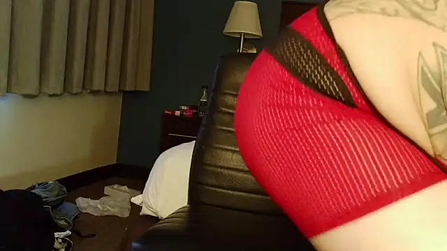 UnCuTupTheBuTT online show from 04.10.26