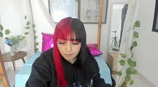 Snapshot of lussyevans24 chatting on 02.08.25 lussyevans24 online show from 02.08.25