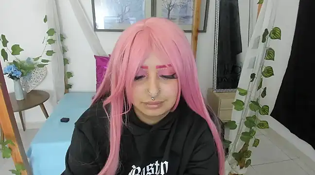 Snapshot of lussyevans24 chatting on 02.11.25 lussyevans24 online show from 02.11.25