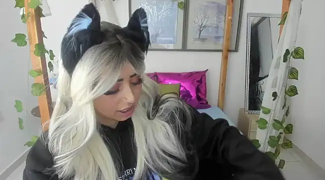 Snapshot of lussyevans24 chatting on 02.12.25 lussyevans24 online show from 02.12.25