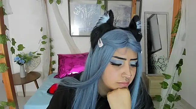 Snapshot of lussyevans24 chatting on 02.13.25 lussyevans24 online show from 02.13.25