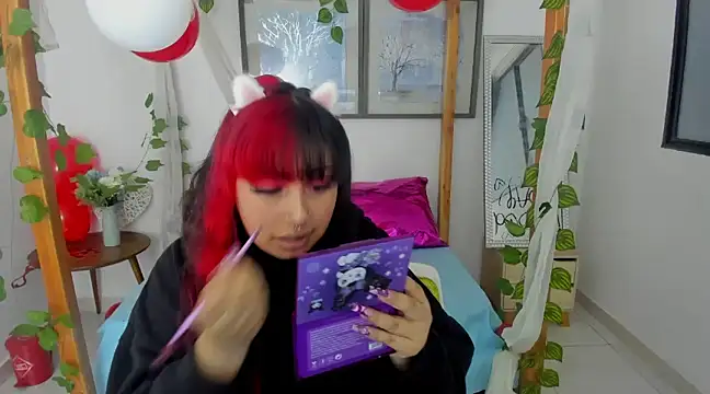 Snapshot of lussyevans24 chatting on 02.17.25 lussyevans24 online show from 02.17.25