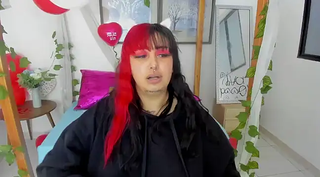 Snapshot of lussyevans24 chatting on 02.17.25 lussyevans24 online show from 02.17.25