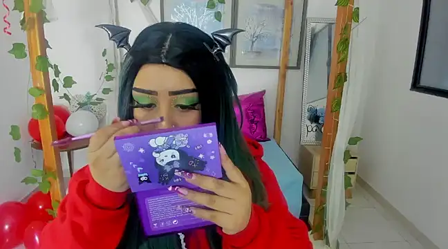 Snapshot of lussyevans24 chatting on 02.19.25 lussyevans24 online show from 02.19.25