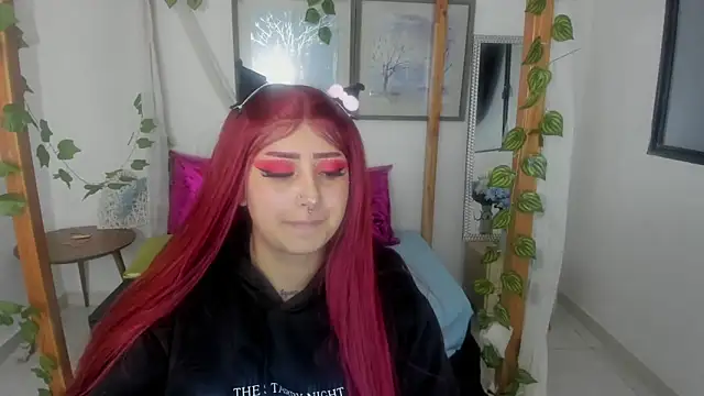 Snapshot of lussyevans24 chatting on 02.26.25 lussyevans24 online show from 02.26.25