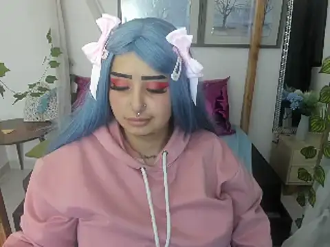 Snapshot of lussyevans24 chatting on 03.04.25 lussyevans24 online show from 03.04.25