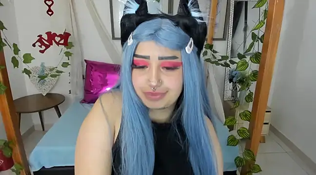 Snapshot of lussyevans24 chatting on 03.11.25 lussyevans24 online show from 03.11.25