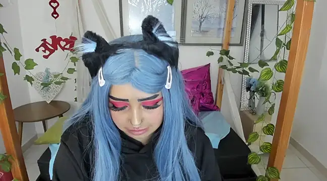 Snapshot of lussyevans24 chatting on 03.11.25 lussyevans24 online show from 03.11.25