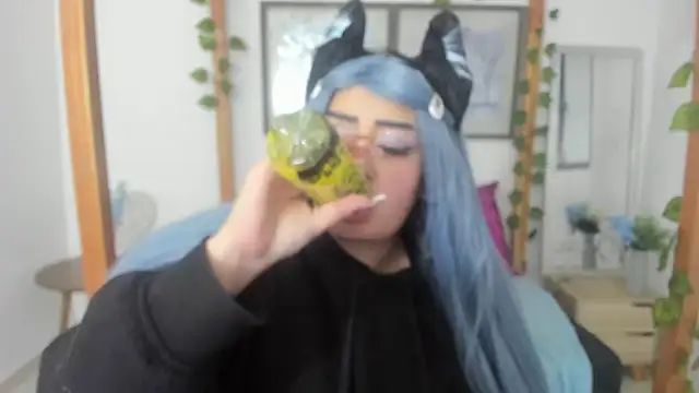 Snapshot of lussyevans24 chatting on 03.17.25 lussyevans24 online show from 03.17.25