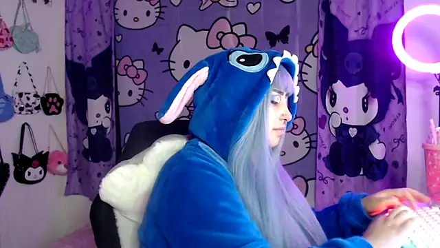 Snapshot of lussyevans24 chatting on 09.11.25 lussyevans24 online show from 09.11.25