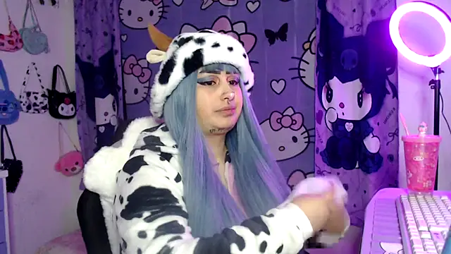 Snapshot of lussyevans24 chatting on 10.08.25 lussyevans24 online show from 10.08.25