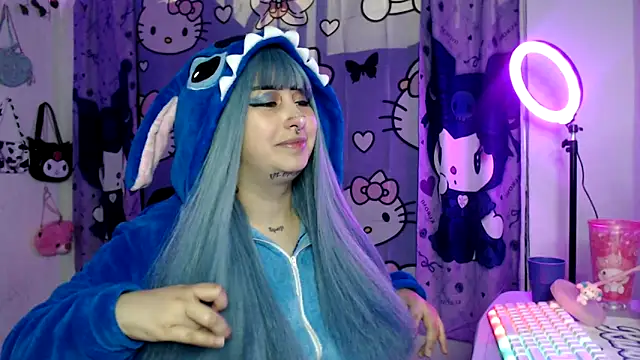 Snapshot of lussyevans24 chatting on 10.18.25 lussyevans24 online show from 10.18.25