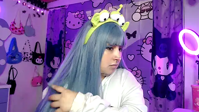 Snapshot of lussyevans24 chatting on 10.22.25 lussyevans24 online show from 10.22.25