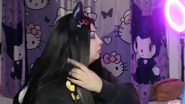 Snapshot of lussyevans24 chatting on 11.10.25 lussyevans24 online show from 11.10.25