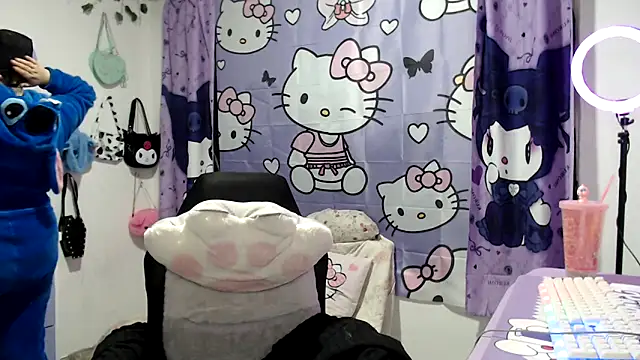 Snapshot of lussyevans24 chatting on 11.18.25 lussyevans24 online show from 11.18.25