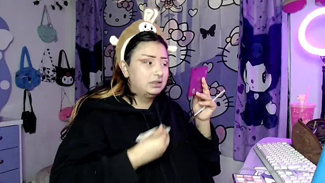 Snapshot of lussyevans24 chatting on 11.29.25 lussyevans24 online show from 11.29.25