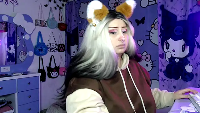 Snapshot of lussyevans24 chatting on 12.01.25 lussyevans24 online show from 12.01.25