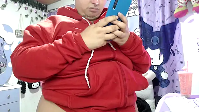 Snapshot of lussyevans24 chatting on 12.03.25 lussyevans24 online show from 12.03.25