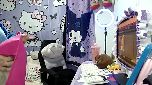 Snapshot of lussyevans24 chatting on 12.04.25 lussyevans24 online show from 12.04.25