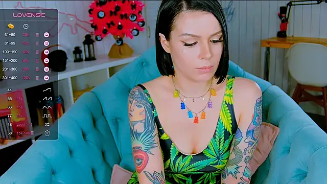 My toys pink online show from 12.12.24