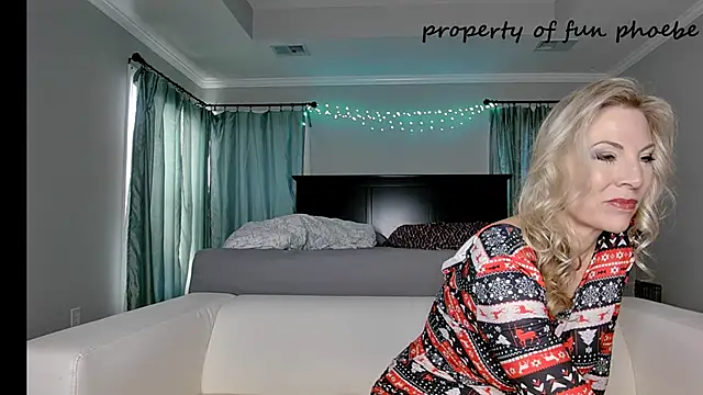 Snapshot of Fun_Phoebe chatting on 12.05.24 Fun Phoebe online show from 12.05.24