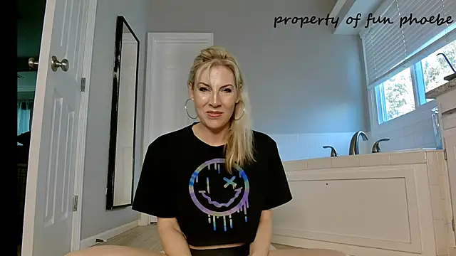 Snapshot of Fun_Phoebe chatting on 02.21.25 Fun Phoebe online show from 02.21.25