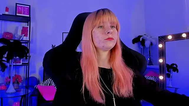 LexiWenford online show from 02.20.25