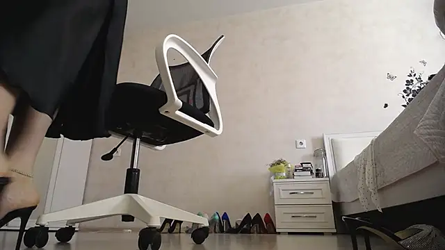 Devil Goddess online show from 03.01.25