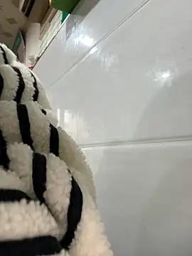 Snapshot of Asia-Melody chatting on 02.21.25 Asia-Melody online show from 02.21.25